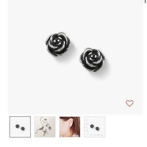 James Avery, Rose earring studs